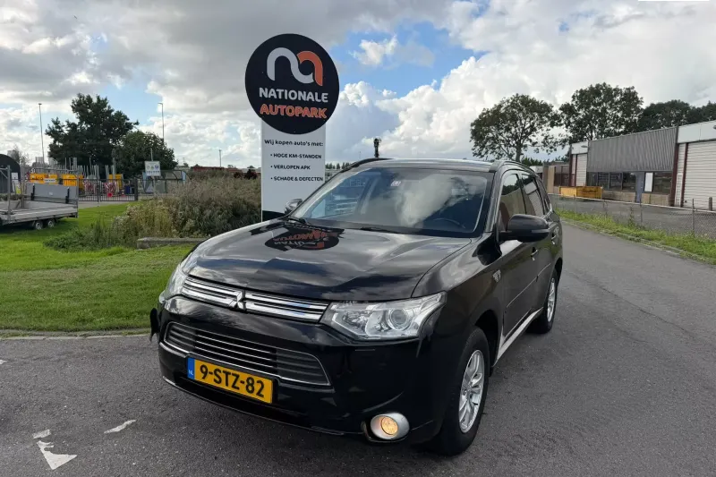 Mitsubishi Outlander (2013)
