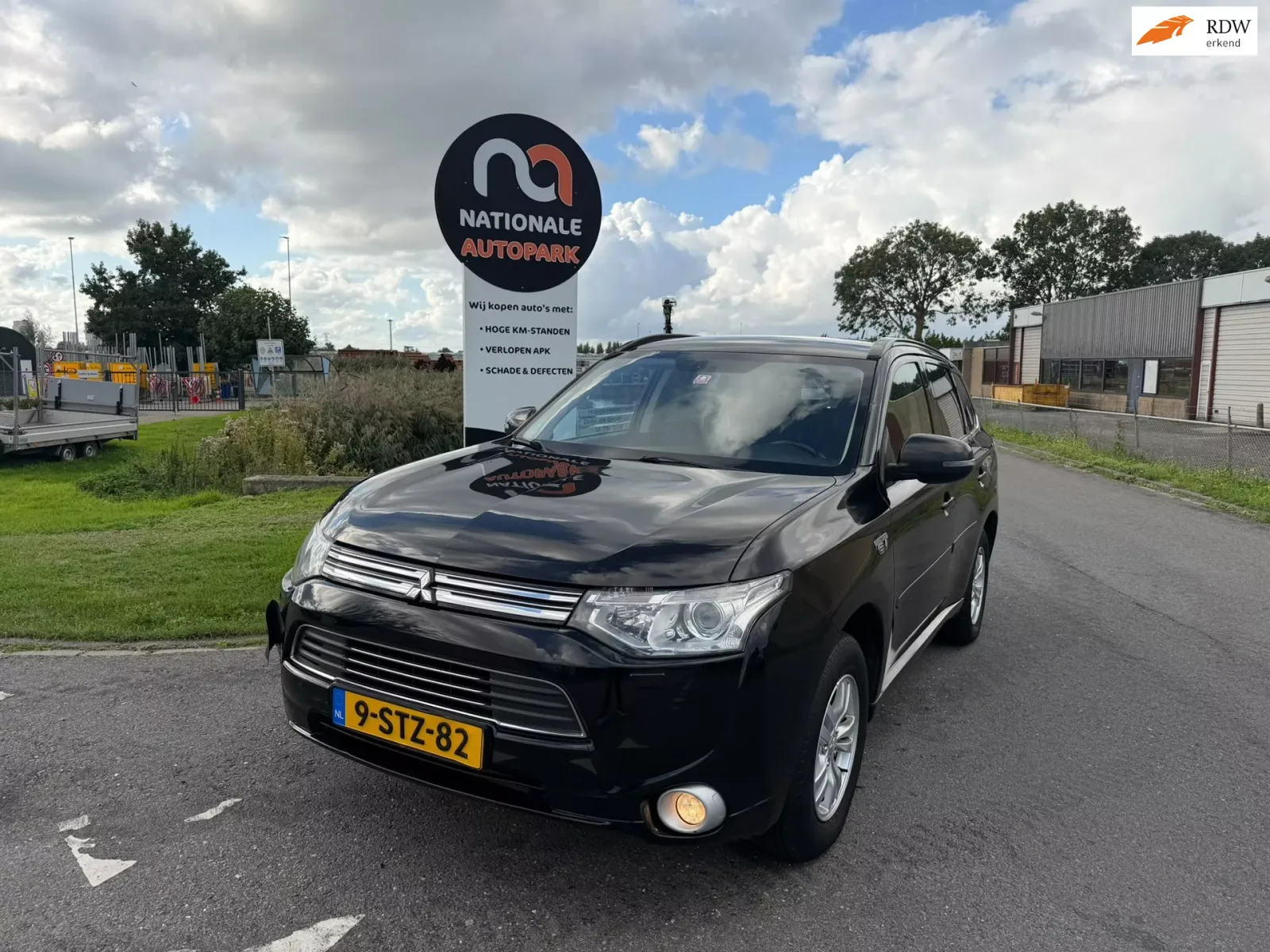 Mitsubishi Outlander (2013) — foto 1