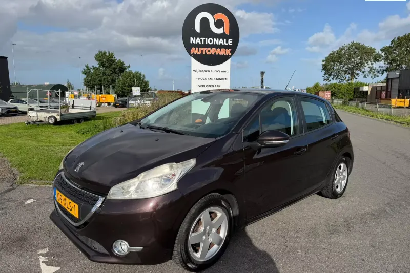 Peugeot 208 (2012)