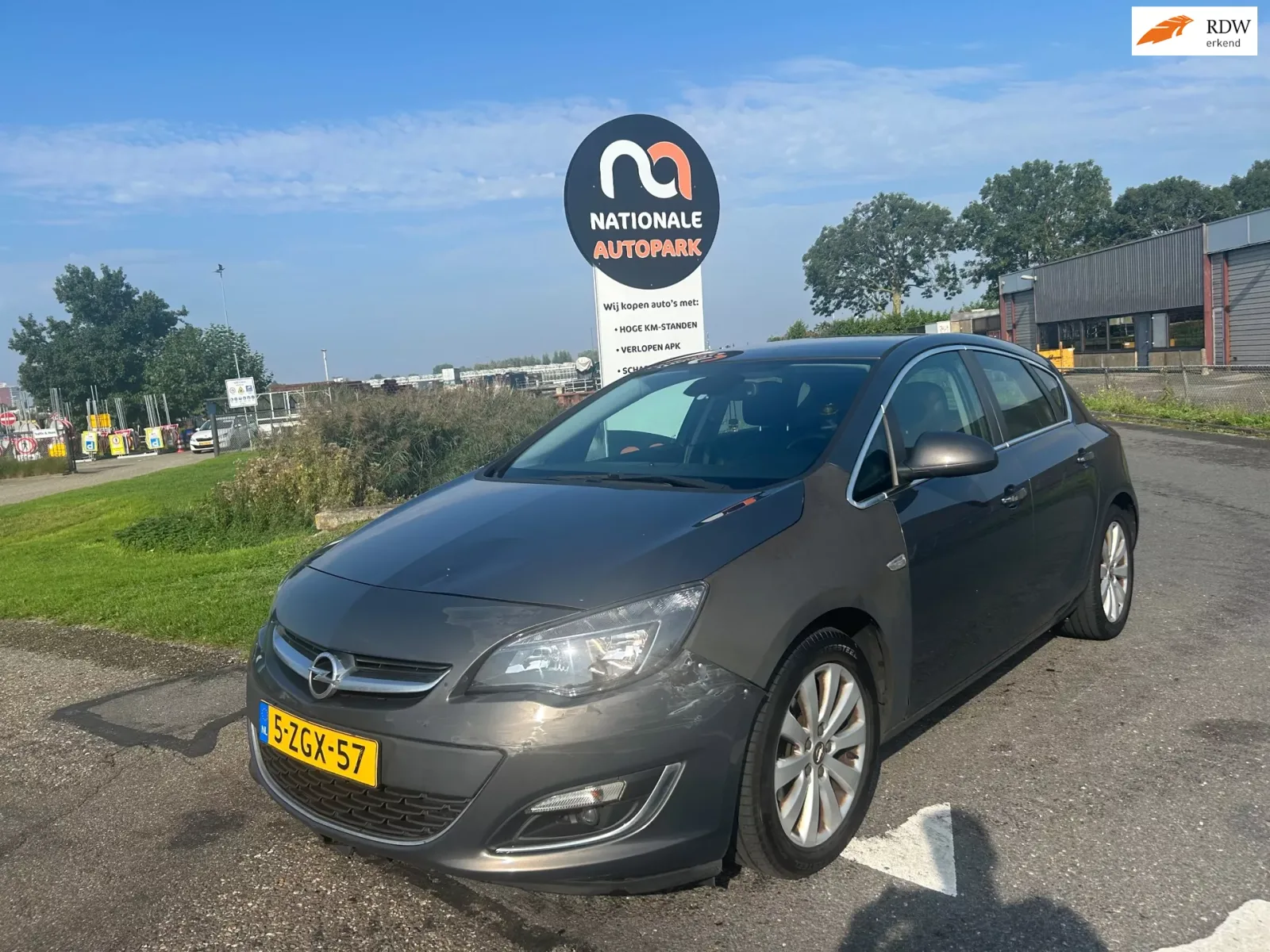Opel Astra (2013) — foto 1