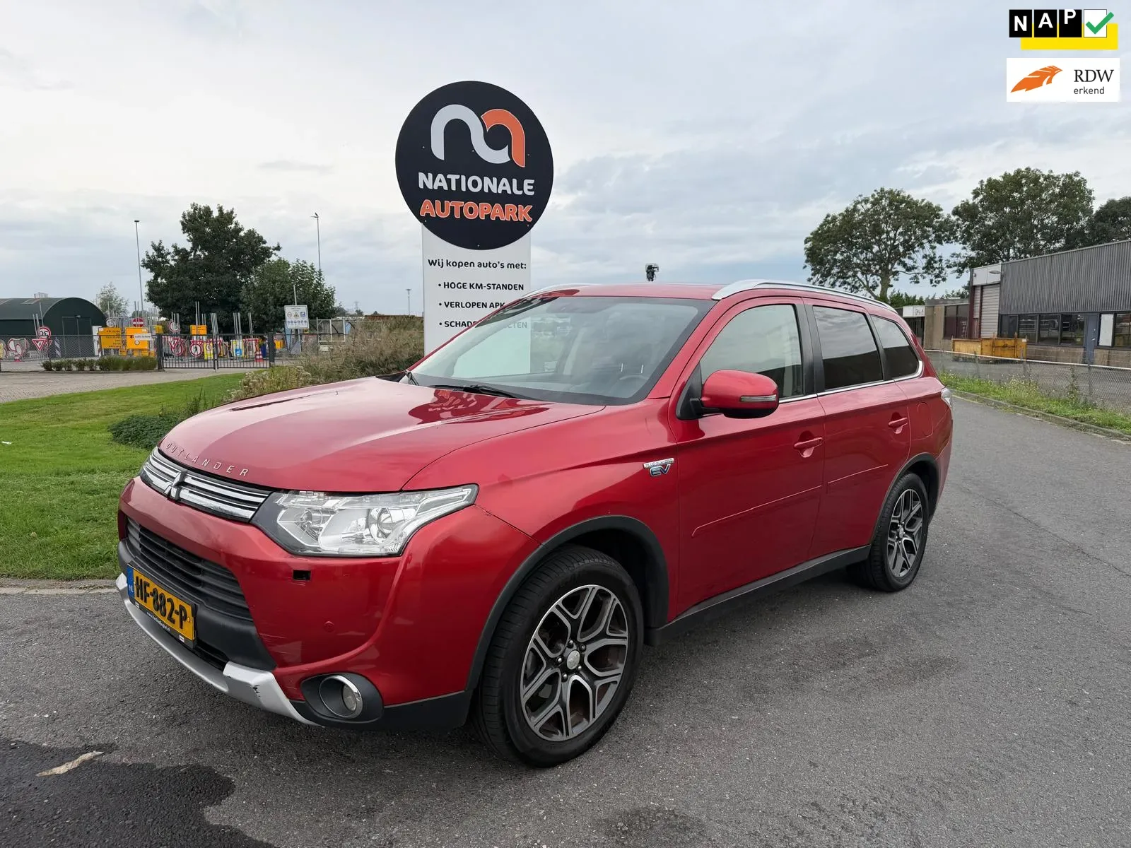 Mitsubishi Outlander (2015) — foto 1