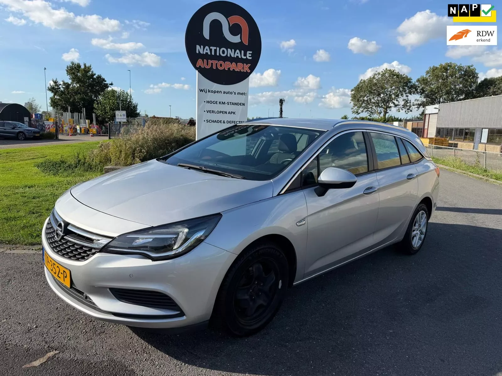 Opel Astra (2018) — foto 1