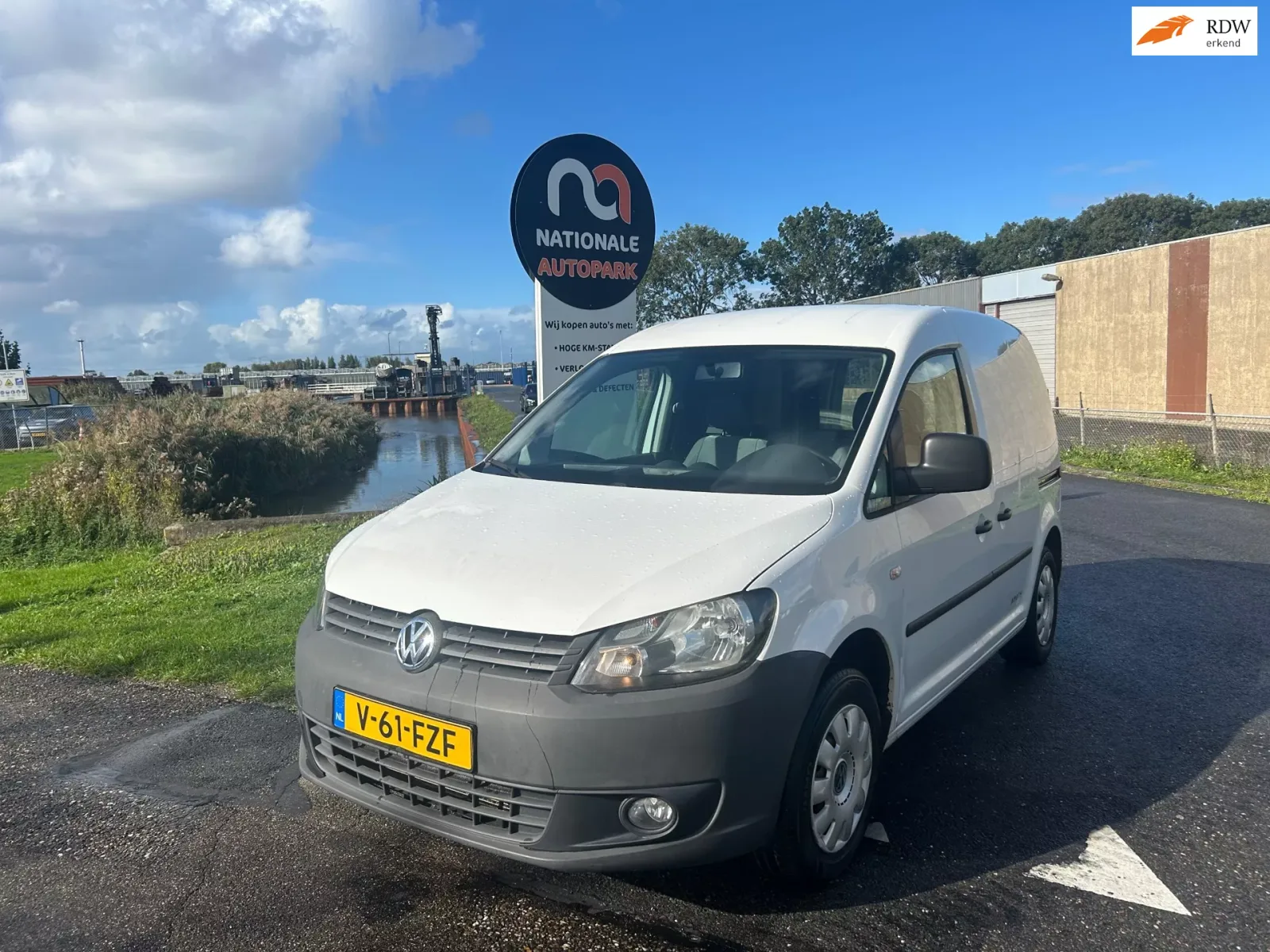 Volkswagen Caddy (2011) — foto 1