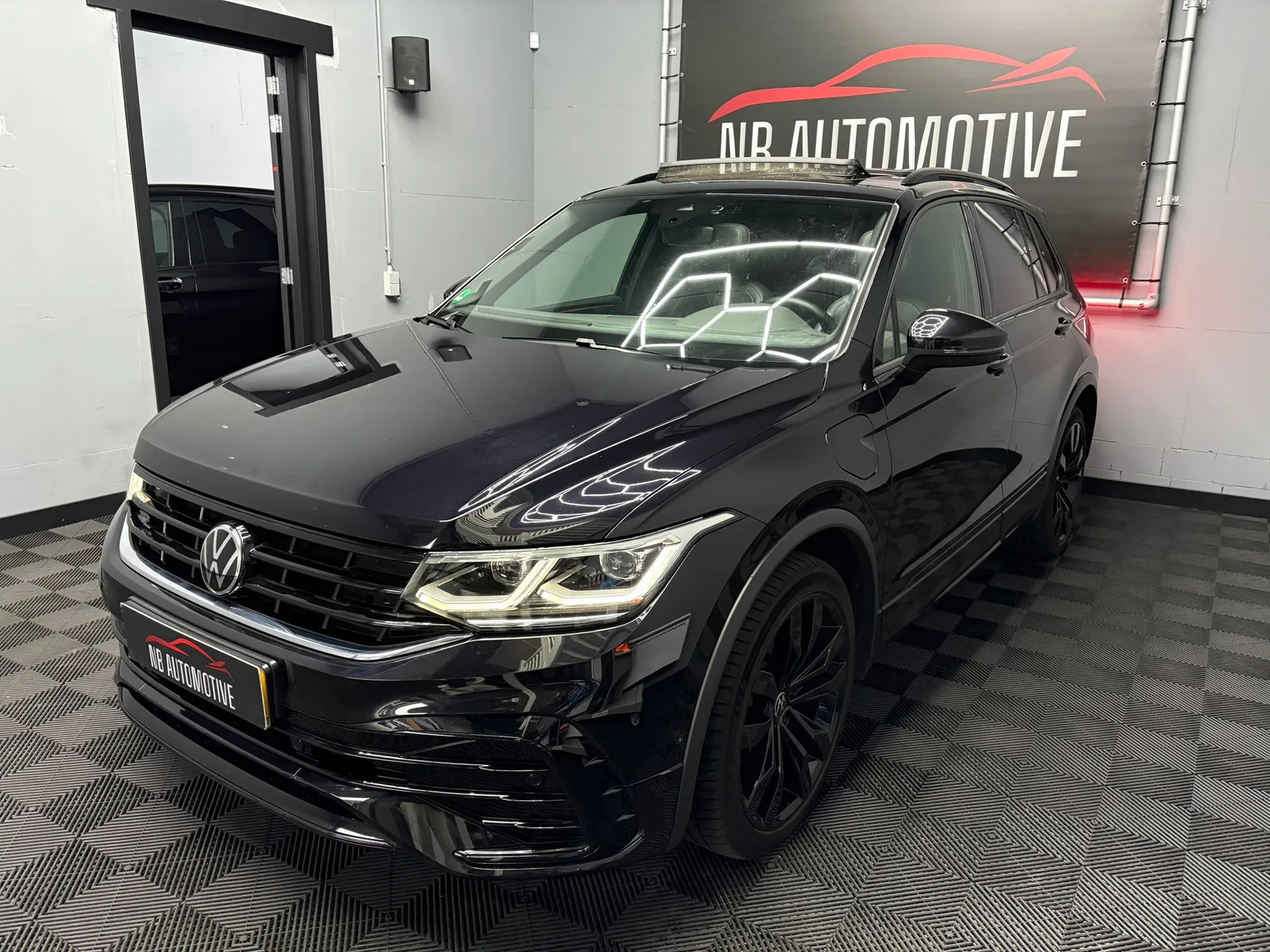 Volkswagen Tiguan (2022) — foto 1