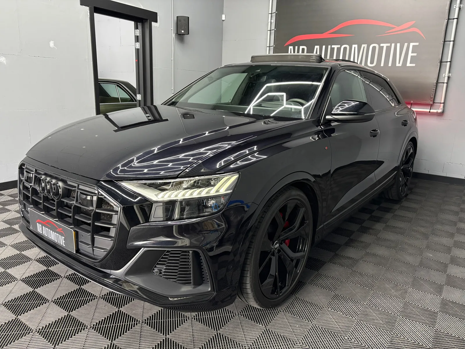 Audi Q8 (2021) — foto 1