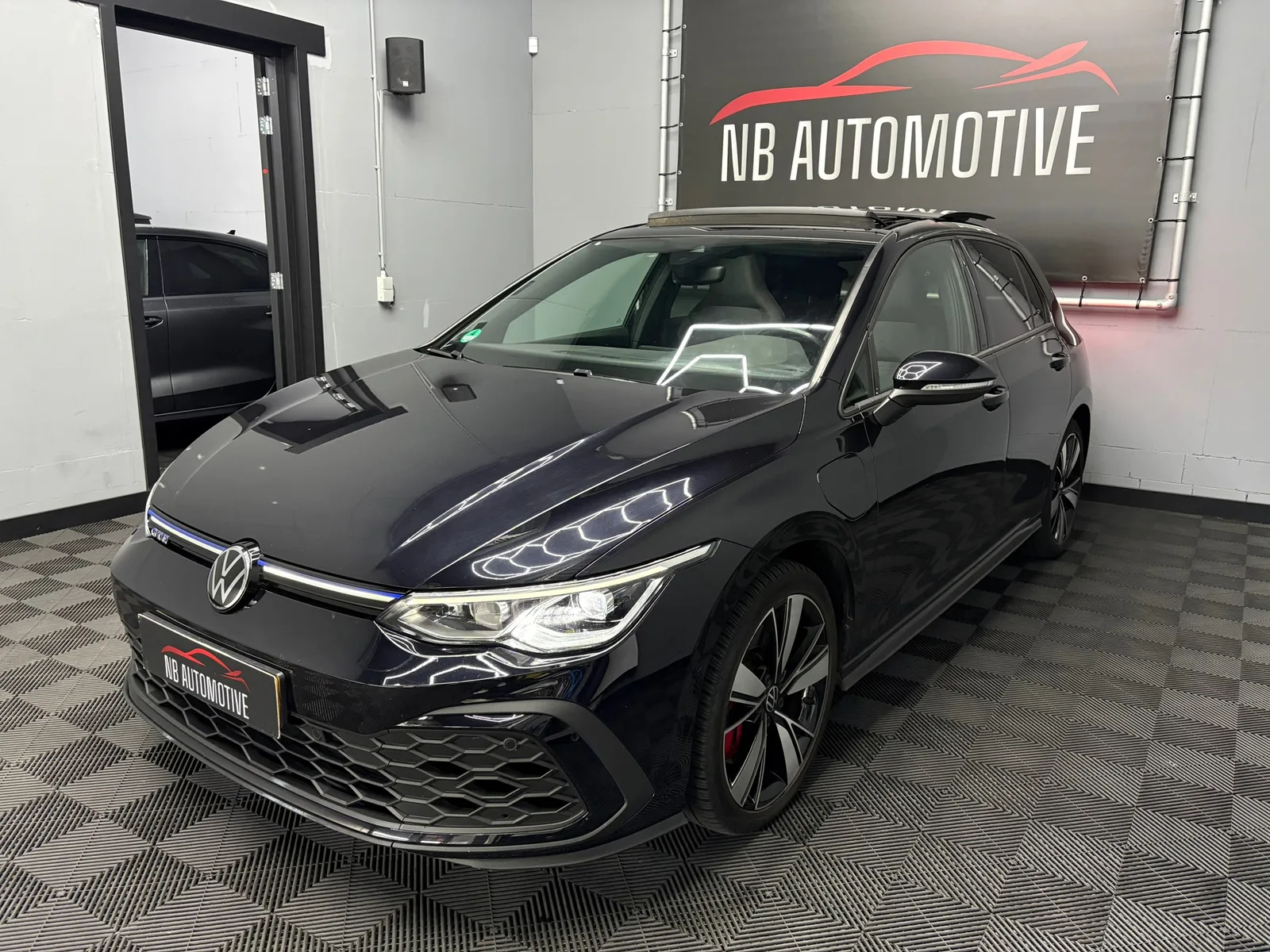 Volkswagen Golf (2021) — foto 1