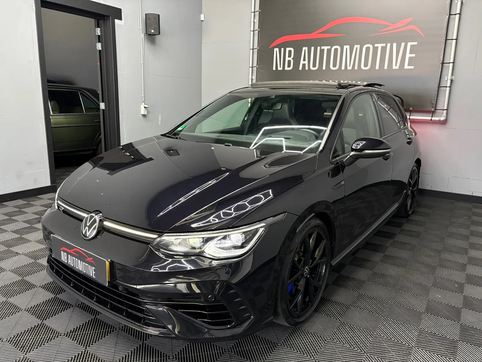 Volkswagen Golf (2023) — foto 1