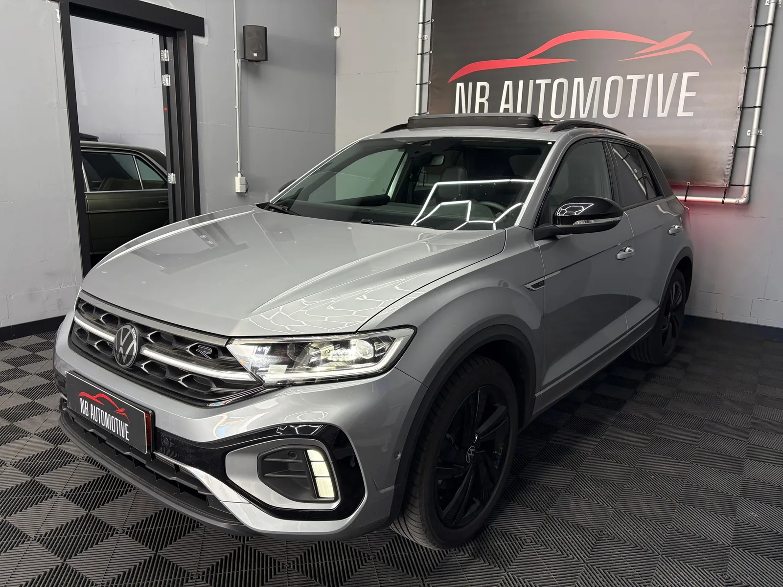 Volkswagen T-Roc (2025) — foto 1