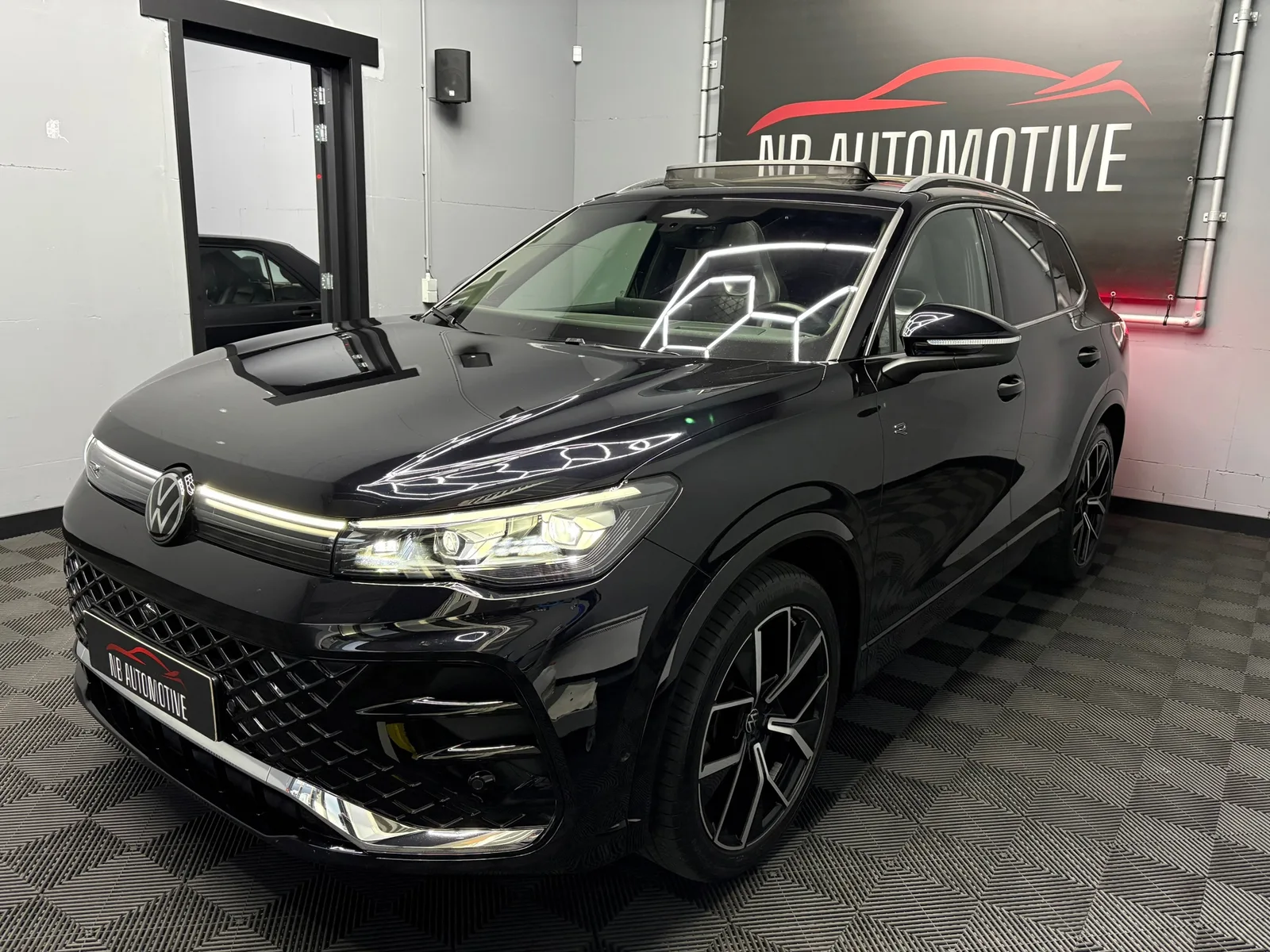 Volkswagen Tiguan (2024) — foto 1
