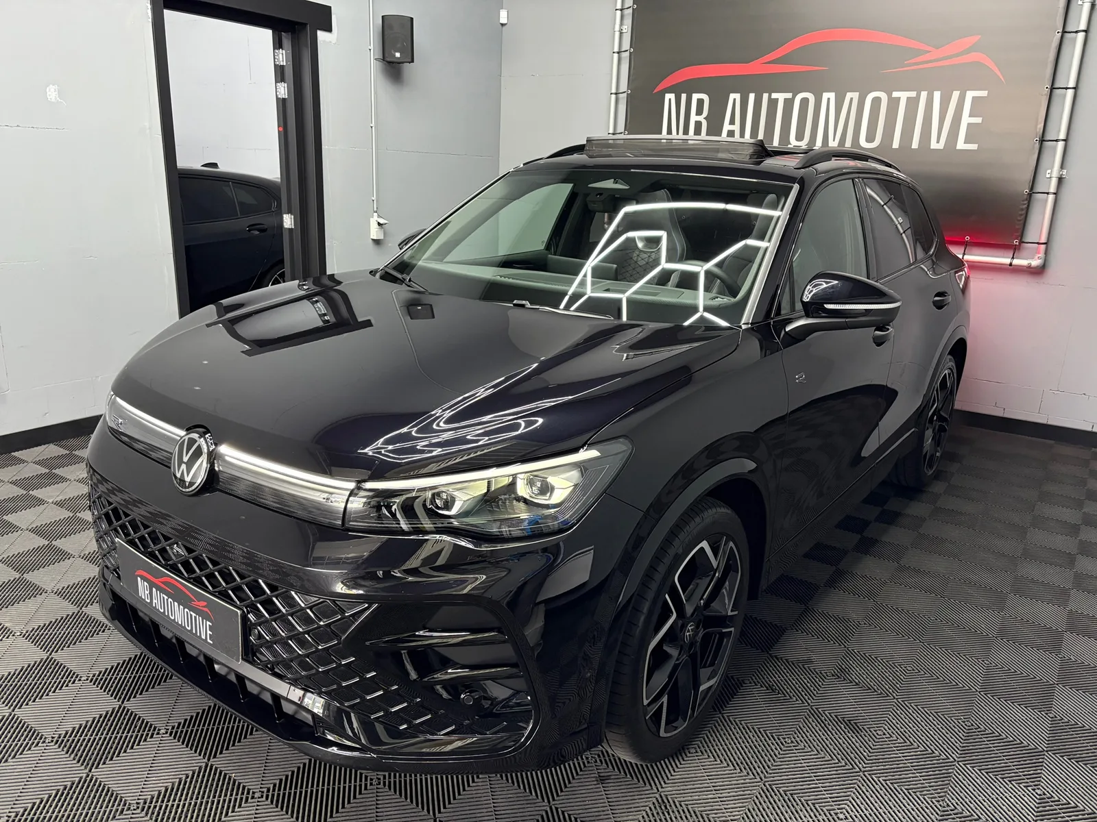 Volkswagen Tiguan (2024) — foto 1