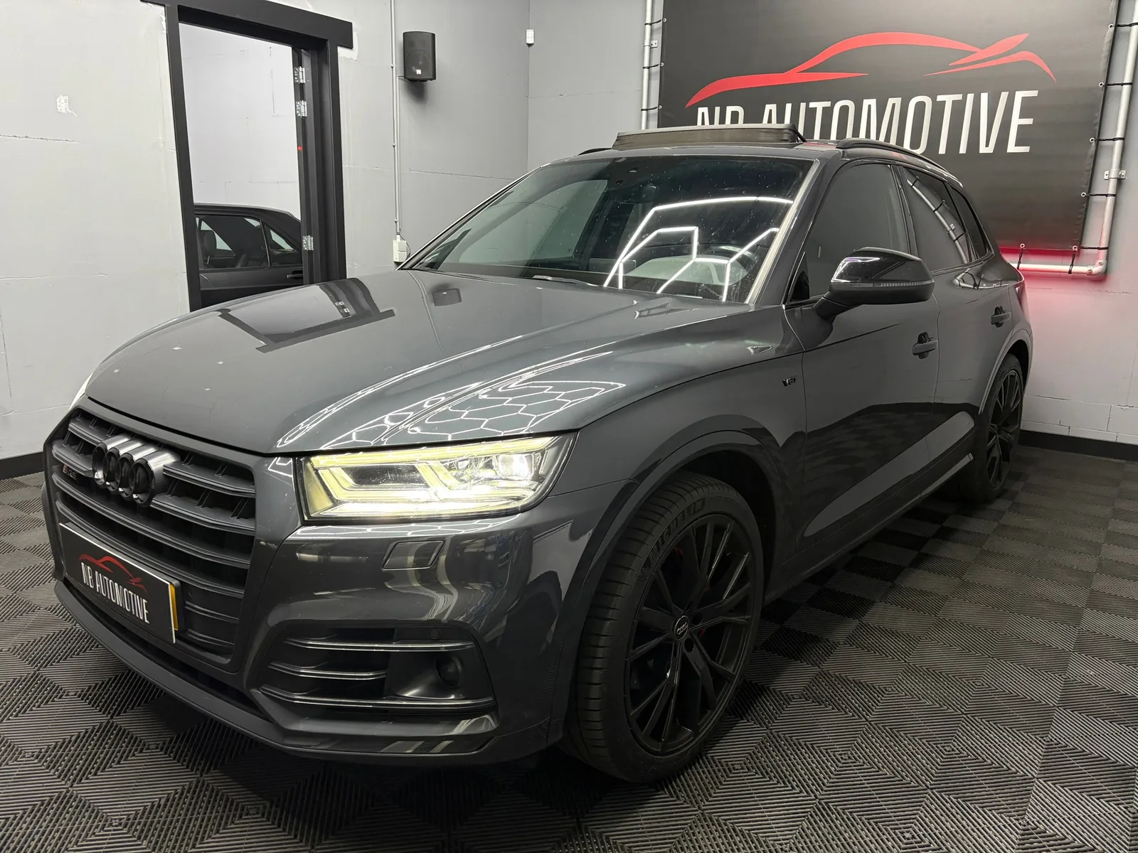 Audi SQ5 (2018) — foto 1