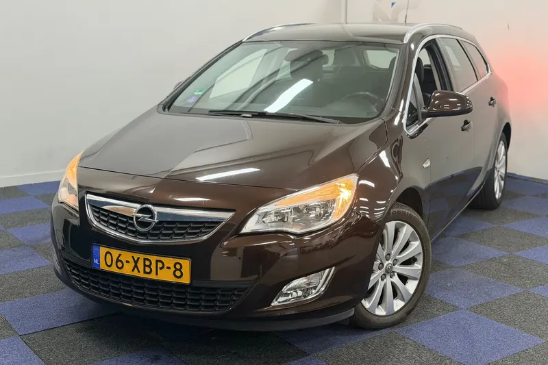 Opel Astra (2012)