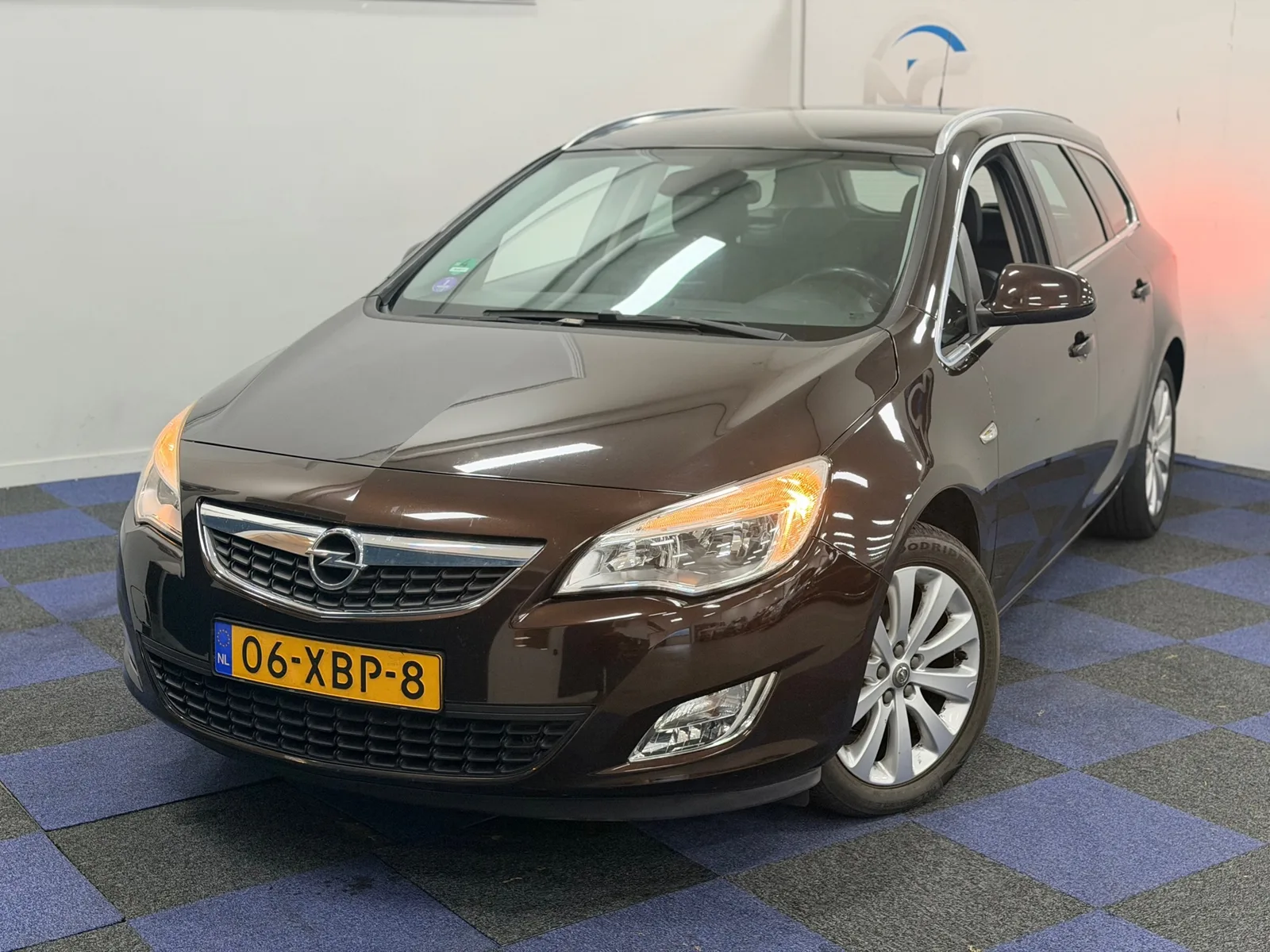 Opel Astra (2012) — foto 1