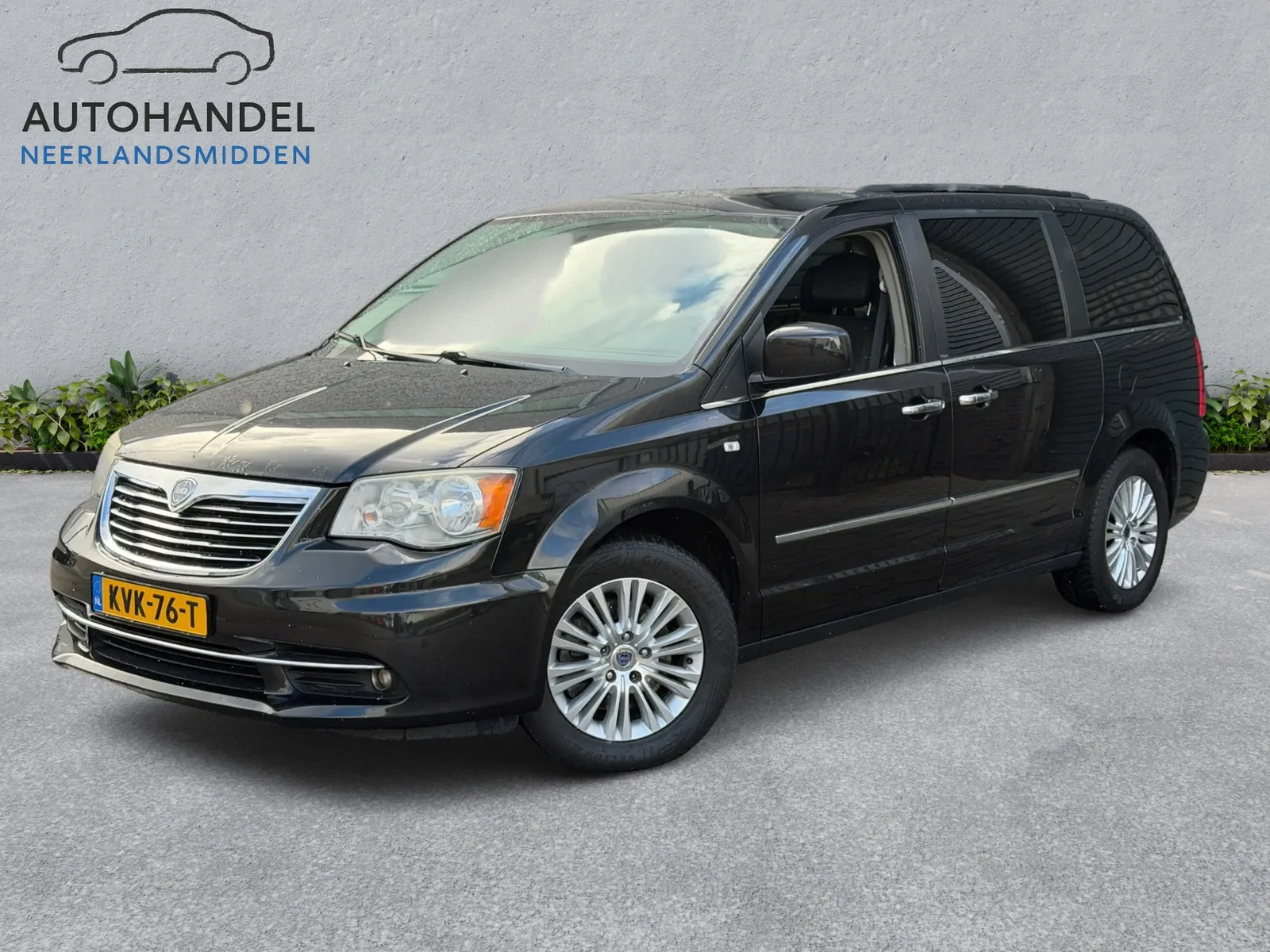 Lancia Voyager (2012) — foto 1