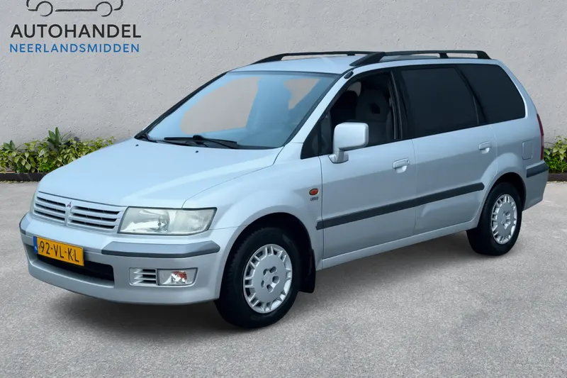 Mitsubishi Space Wagon (1999)