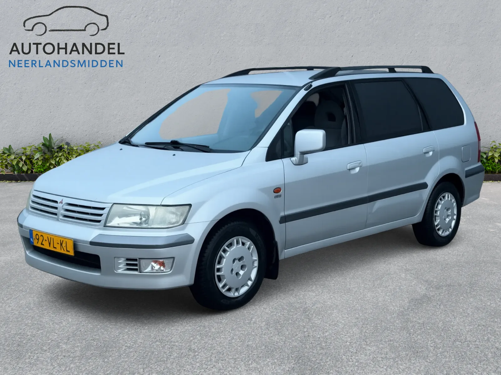 Mitsubishi Space Wagon (1999) — foto 1