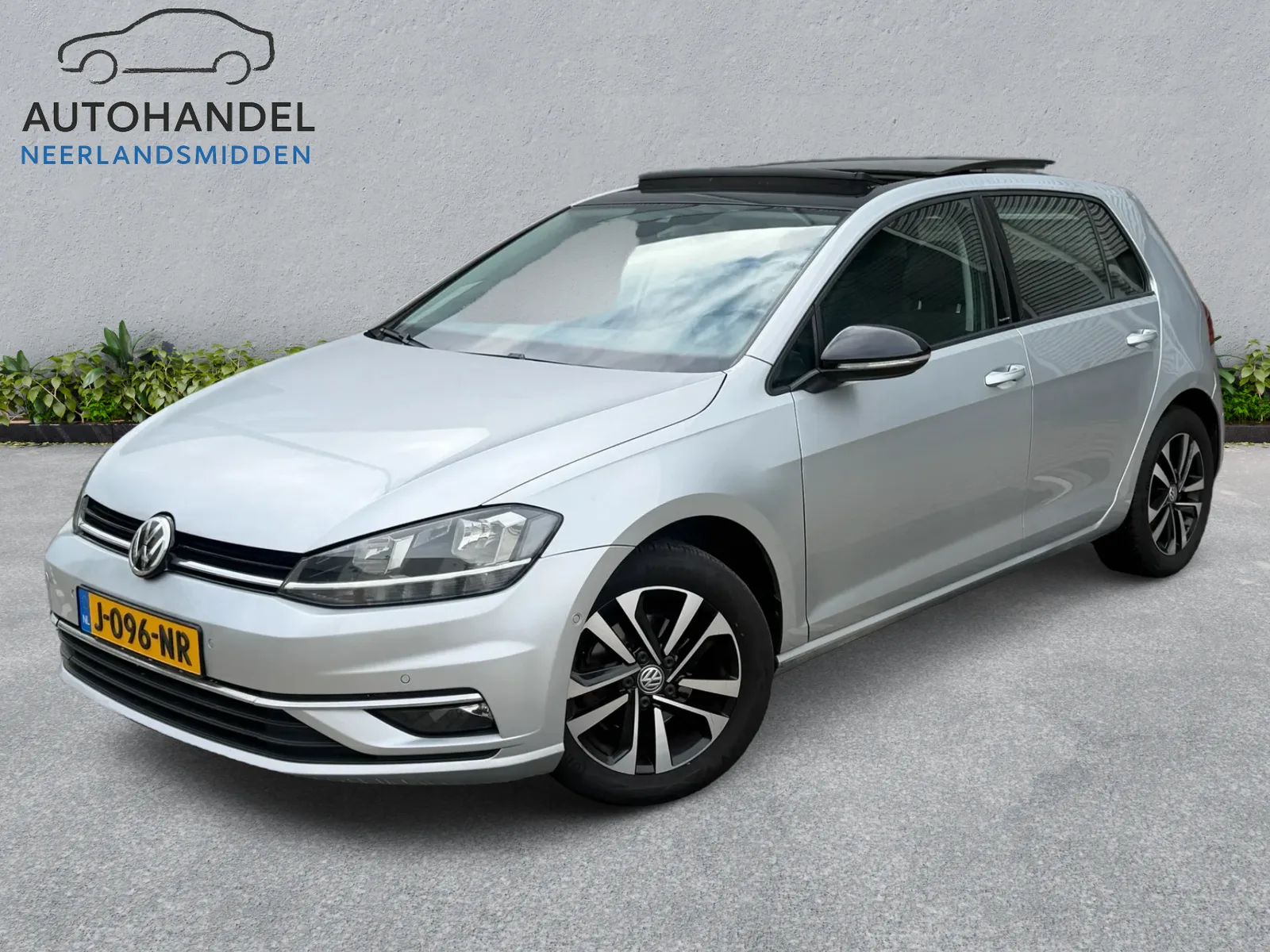 Volkswagen Golf (2020) — foto 1