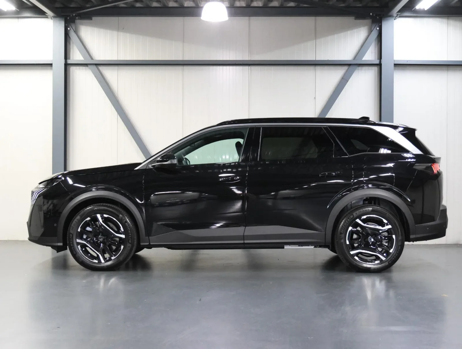 Peugeot E-5008 (2026) — foto 1