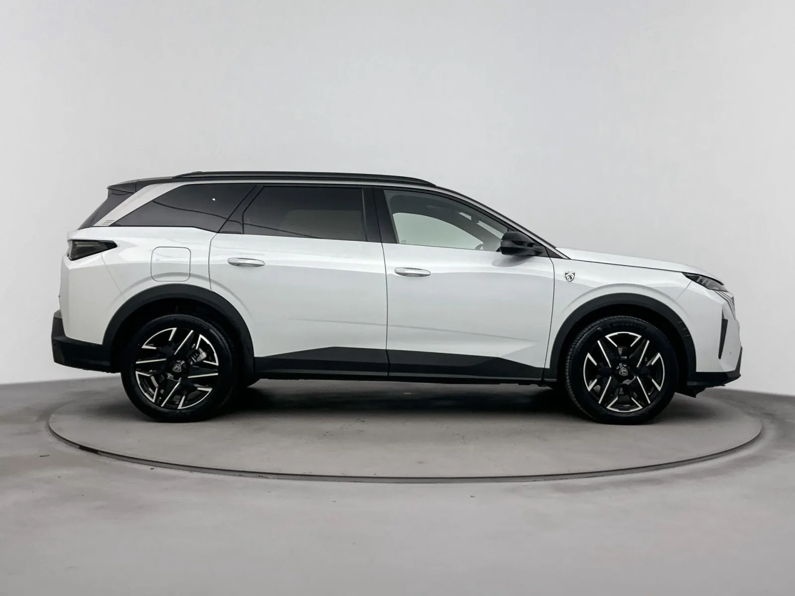 Peugeot 5008 (2025) — foto 1
