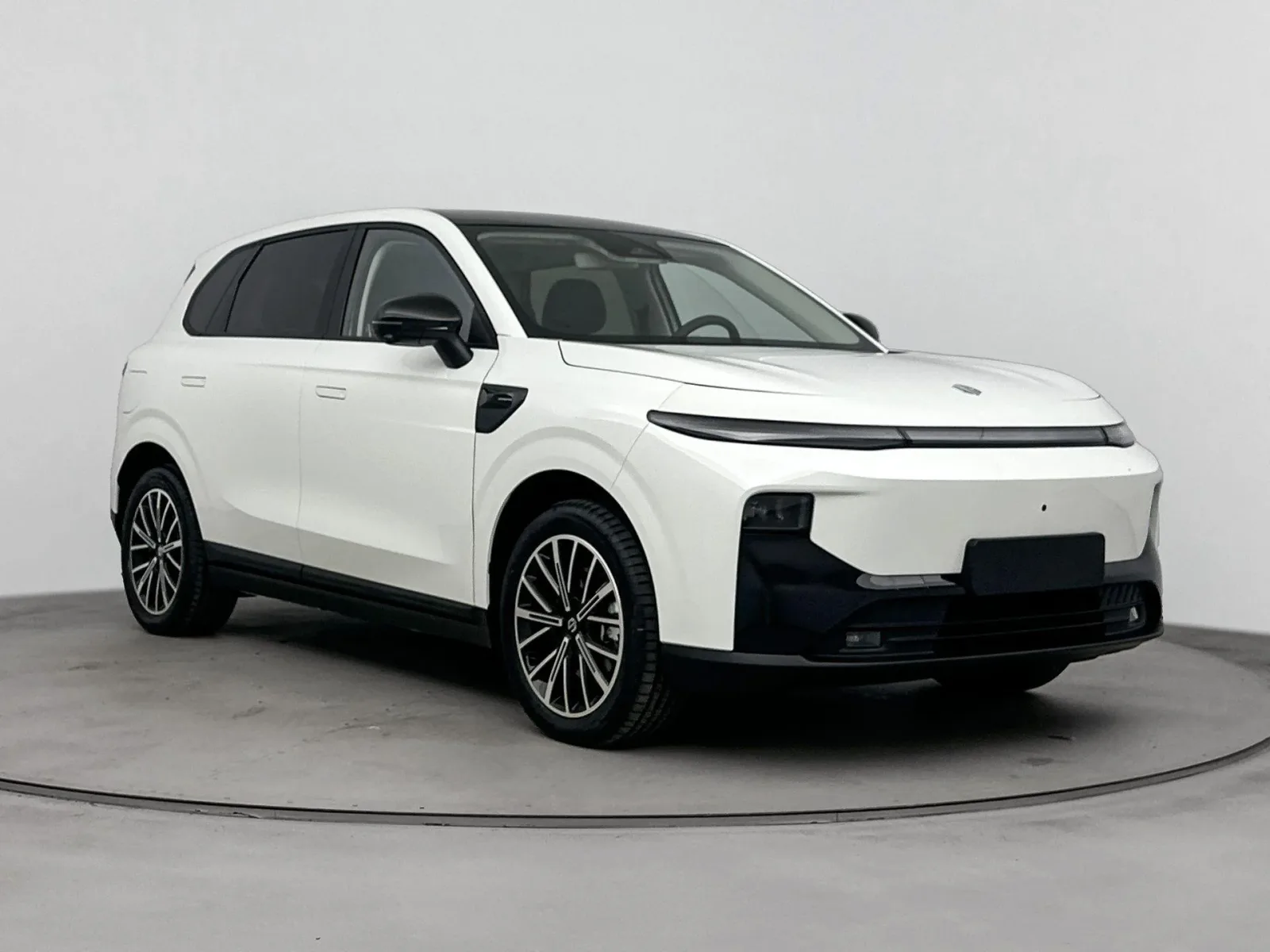 Leapmotor B10 (2026) — foto 1
