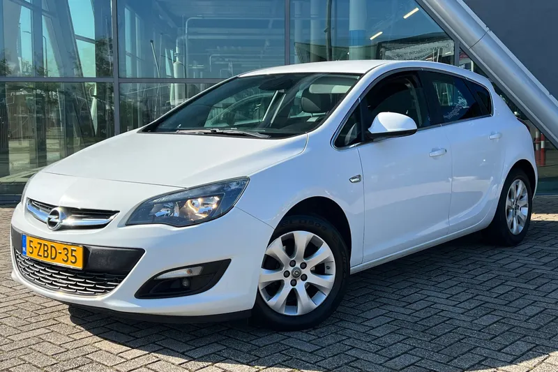 Opel Astra (2014)