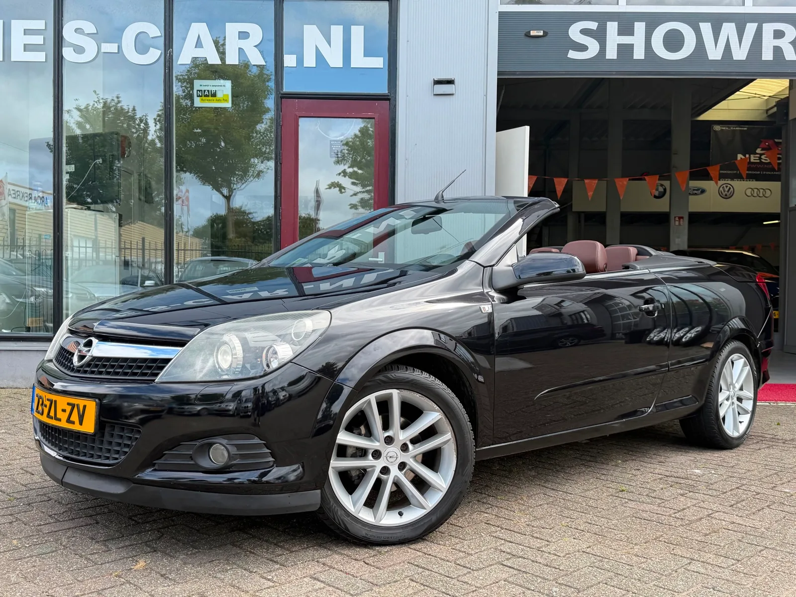 Opel Astra Twin Top (2008) — foto 1