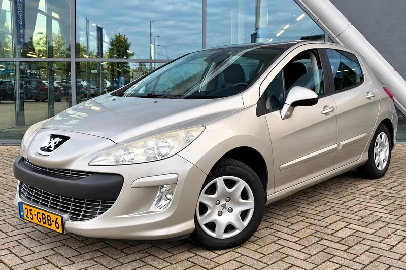 Peugeot 308 (2008)