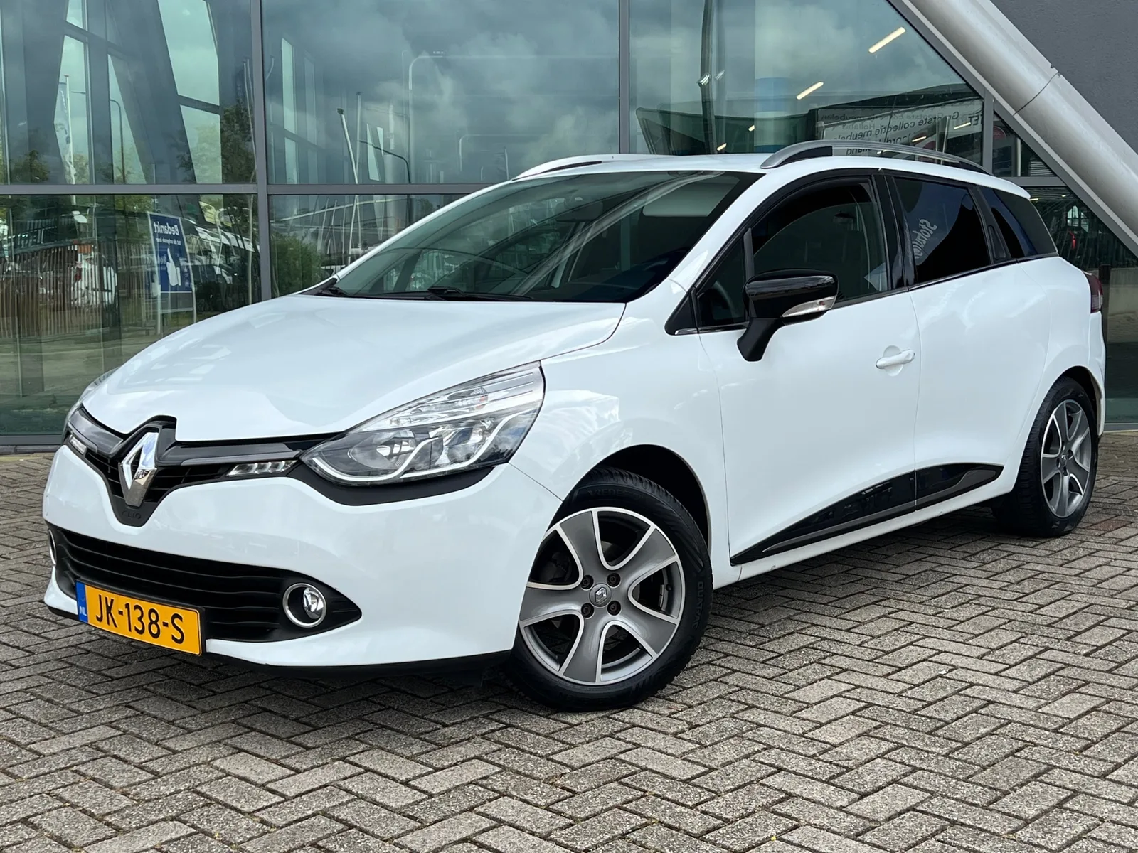 Renault Clio (2016) — foto 1