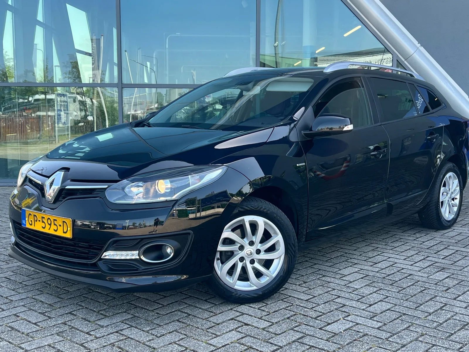Renault Mégane (2015) — foto 1