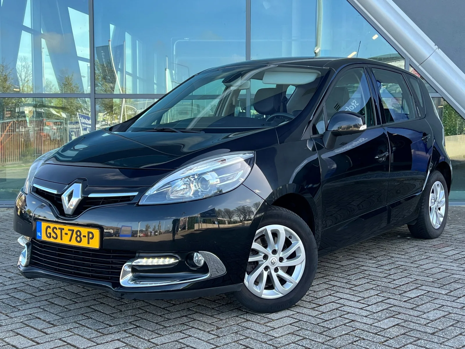 Renault Scénic (2013) — foto 1