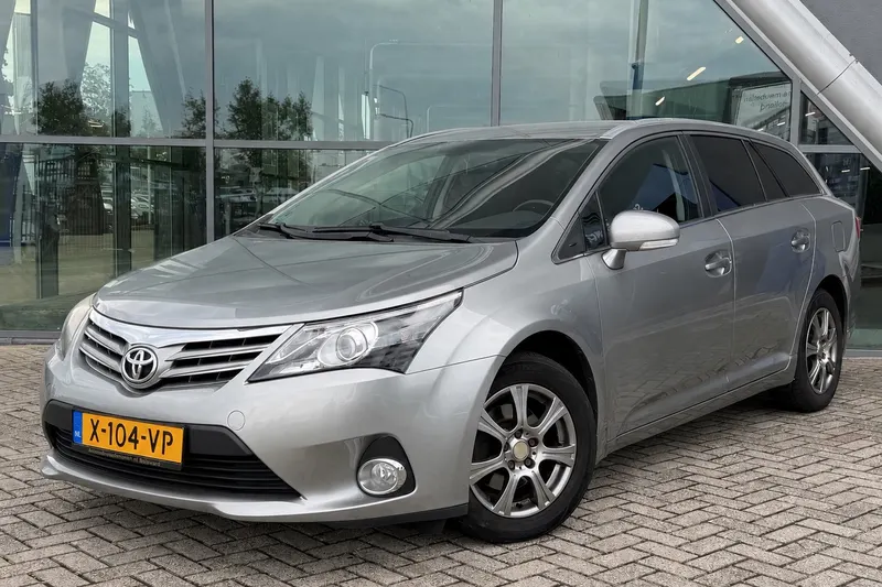 Toyota Avensis (2012)