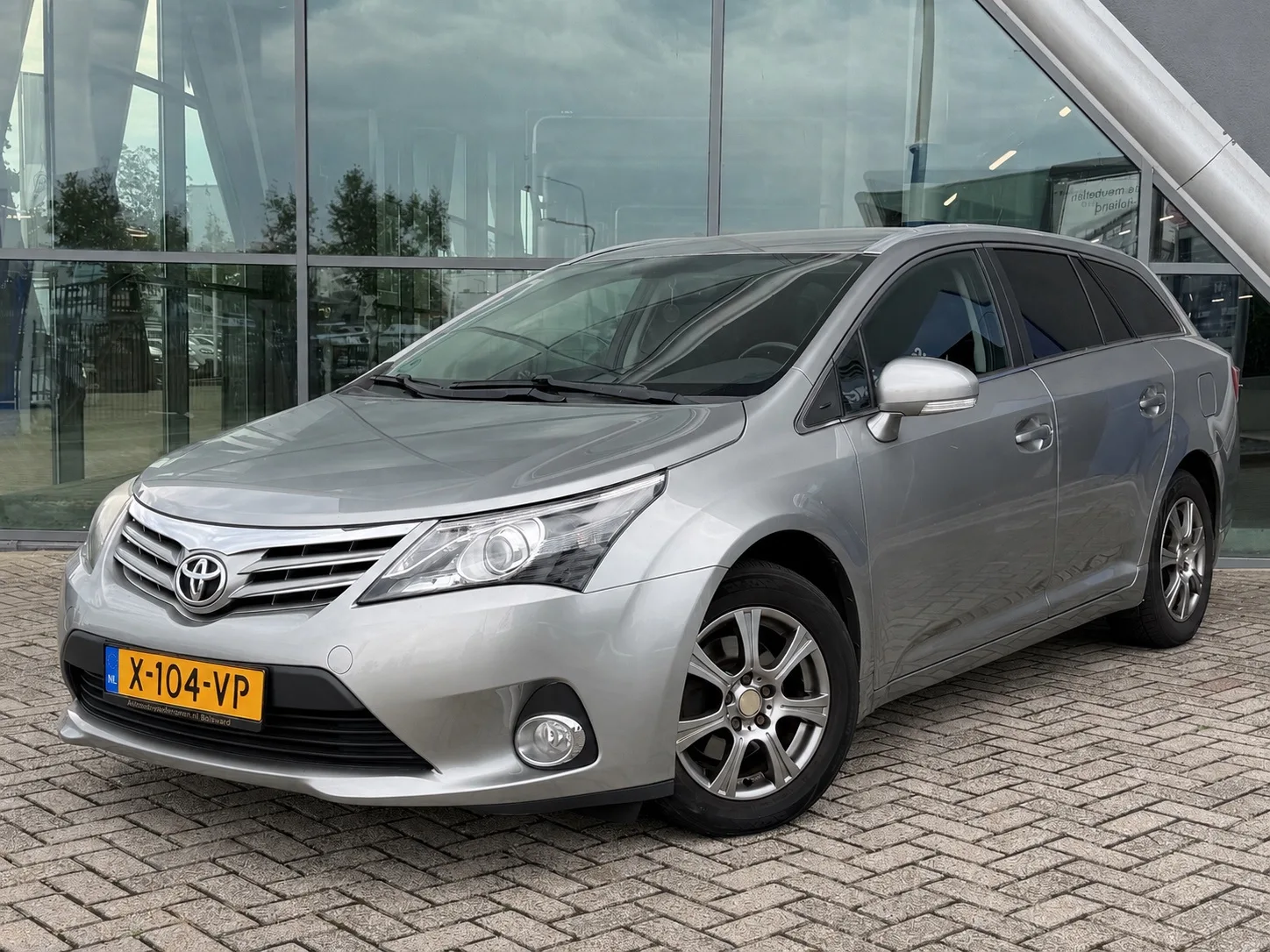 Toyota Avensis (2012) — foto 1
