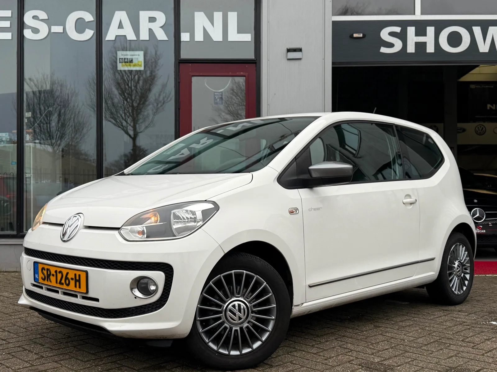 Volkswagen Up! (2013) — foto 1