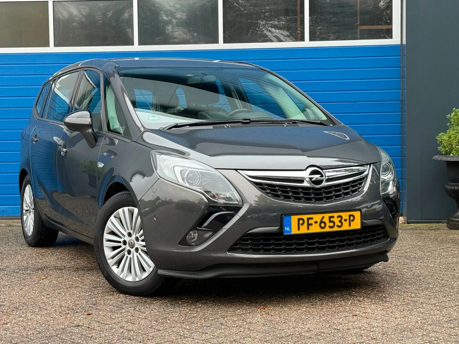 Opel Zafira (2016) — foto 1
