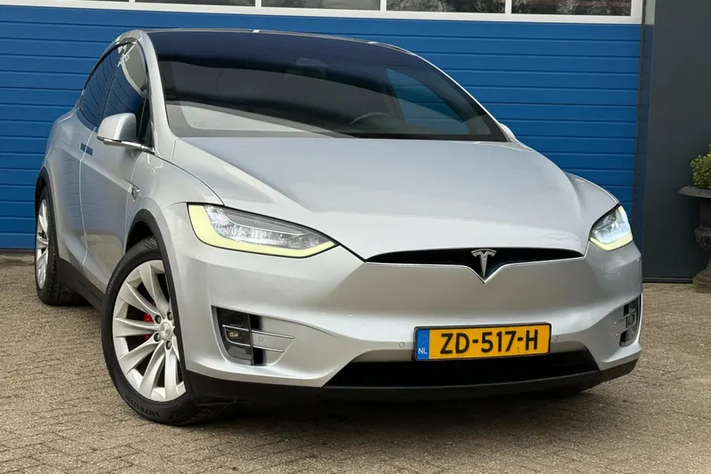 Tesla Model X (2018)