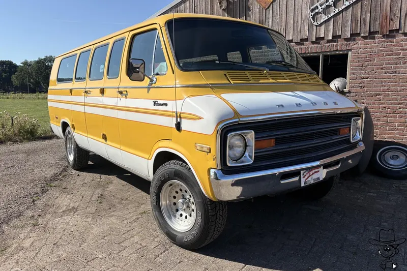 Dodge B200 (1977)