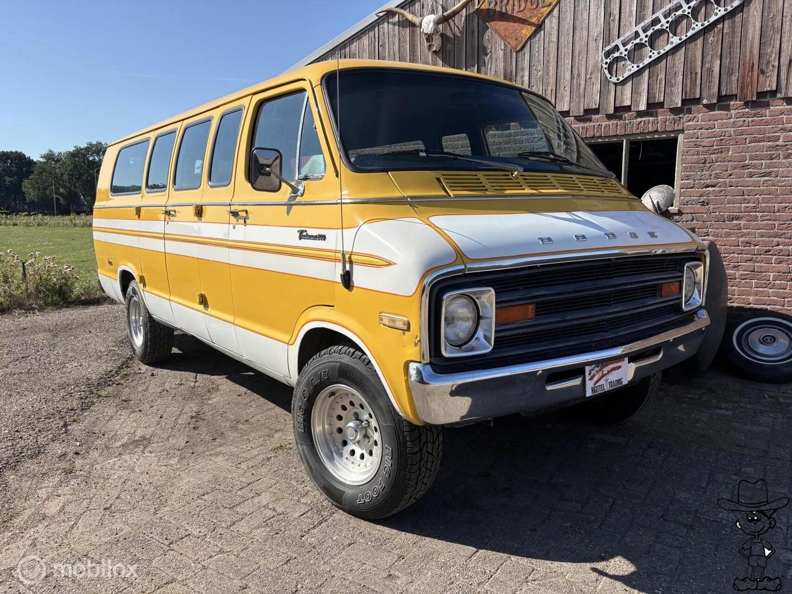 Dodge Maxivan (1977) — foto 1