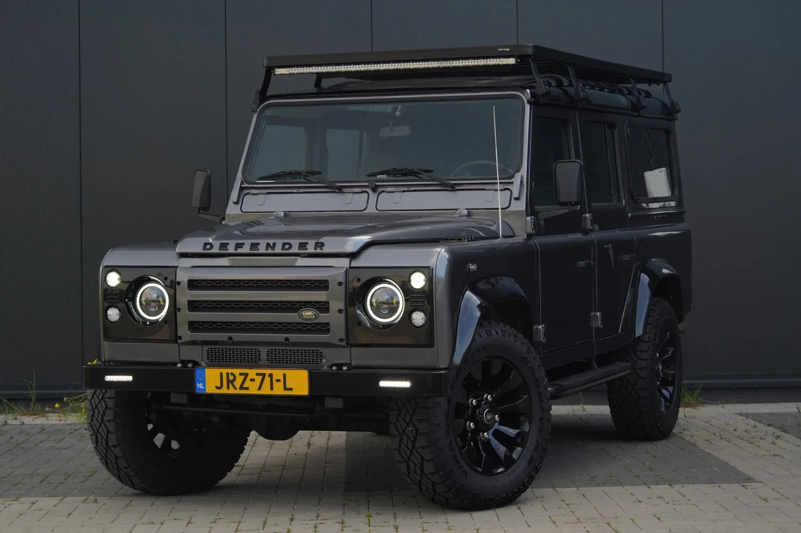 Land Rover Defender (2003) — foto 1