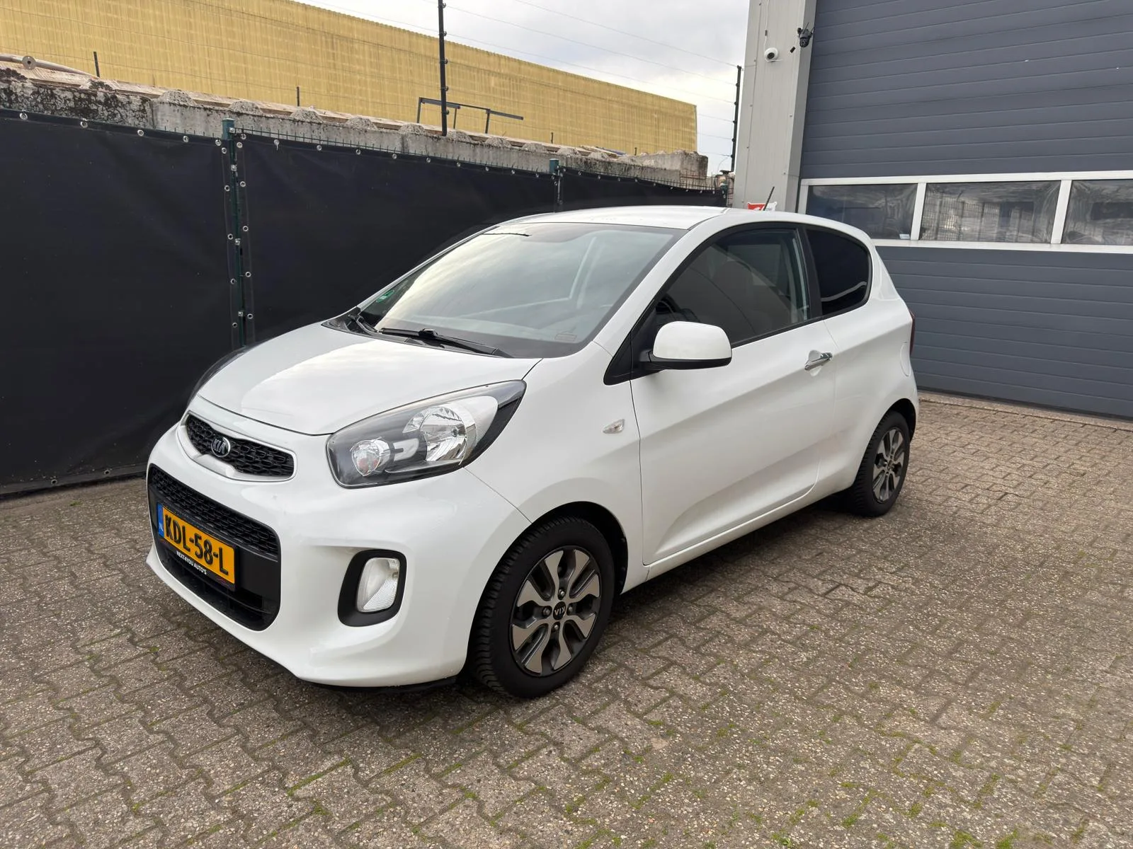 Kia Picanto (2015) — foto 1