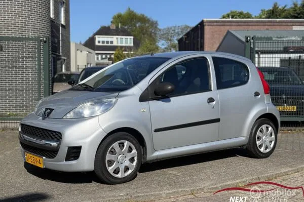 Peugeot 107 (2011) — foto 1