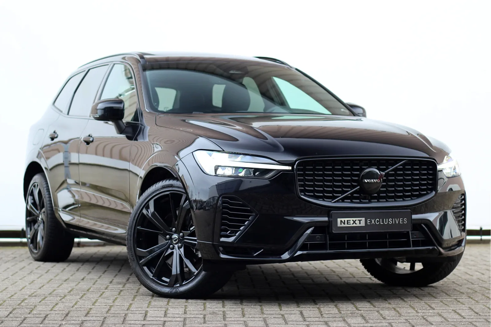 Volvo XC60 (2023) — foto 1
