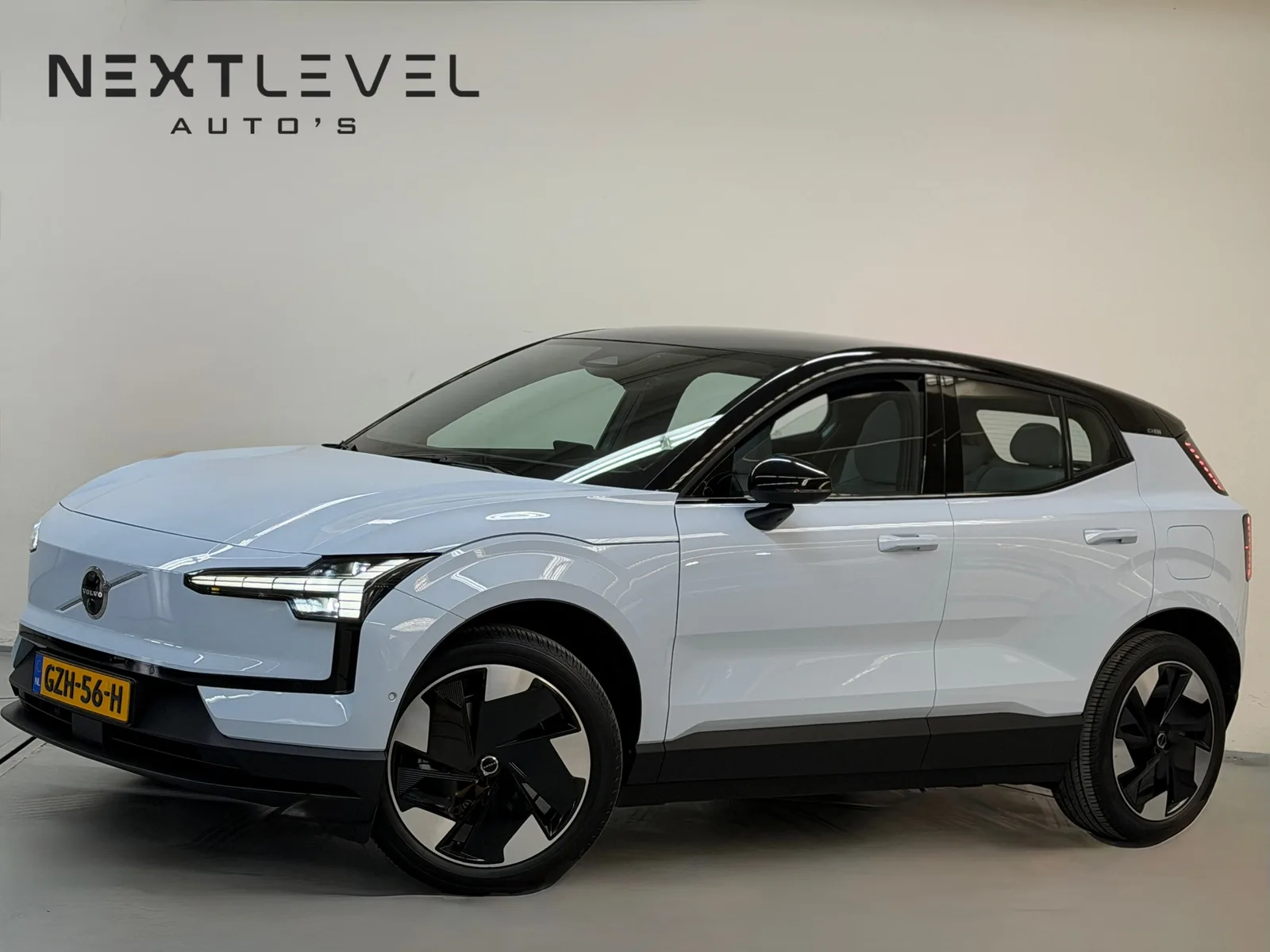 Volvo EX30 (2025) — foto 1