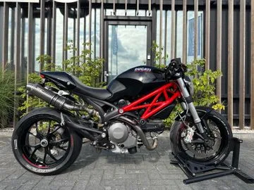 Ducati 796 Monster (2010) — foto 1