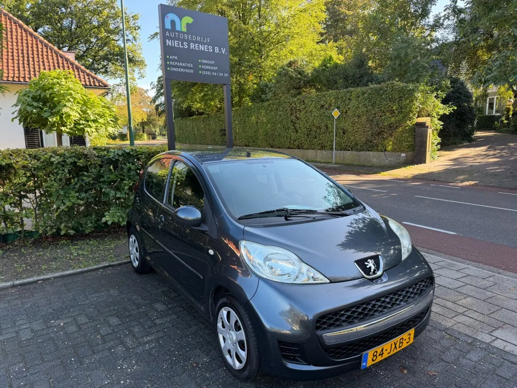Peugeot 107 (2009) — foto 1