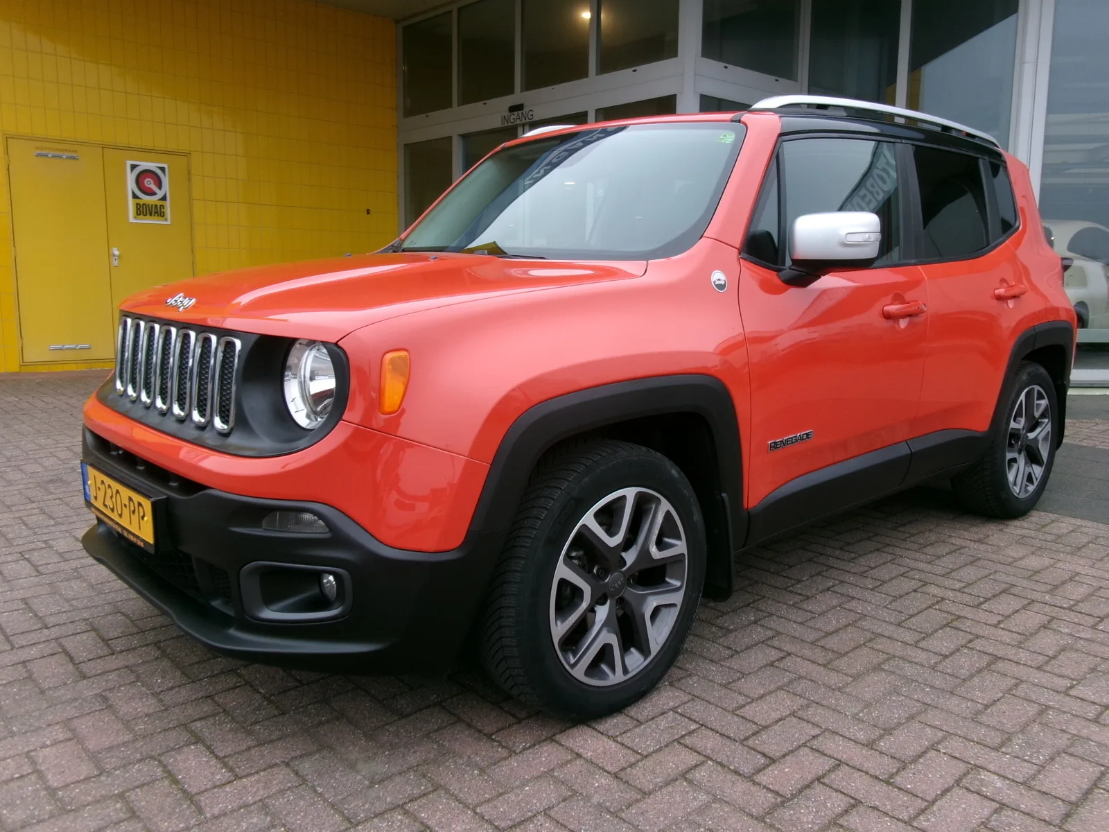 Jeep Renegade (2015) — foto 1