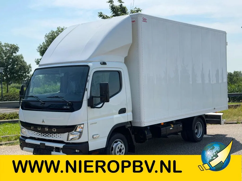 FUSO Canter 3C15 Bakwagen Airco Trekhaak 3-Zits NIEUW BPM VRIJ 5X OP VOORRAAD (2024) — foto 1