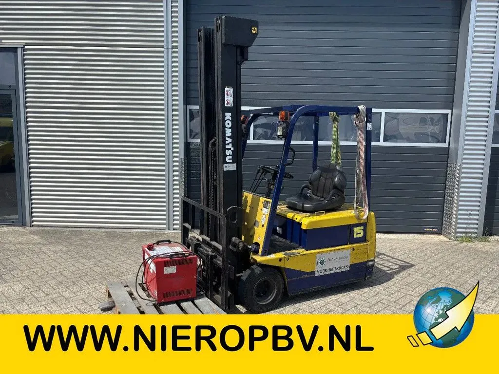 Komatsu FB15M3 Vorkheftruck Triple Mast & Side Shift + Lader (2002) — foto 1