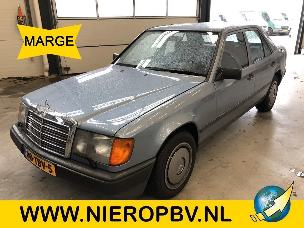 Mercedes-Benz 124type (1985) — foto 1