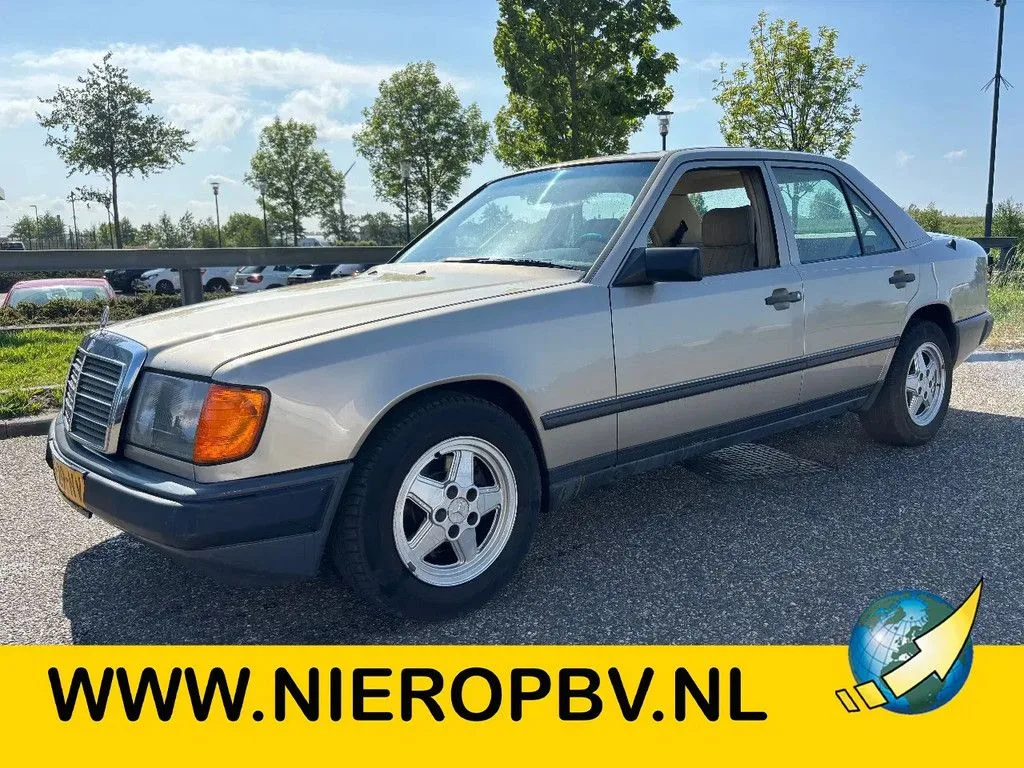 Mercedes-Benz 300D W124 Automaat Airco Trekhaak Cruisecontrol MARGE (1988) — foto 1