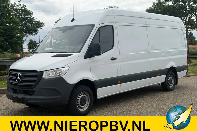 Mercedes-Benz Sprinter (2024)